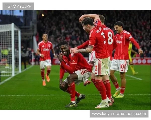 英超争冠集团分化明显 阿斯顿维拉落后七分掉队 英超争冠集团分化明显 阿斯顿维拉落后七分掉队